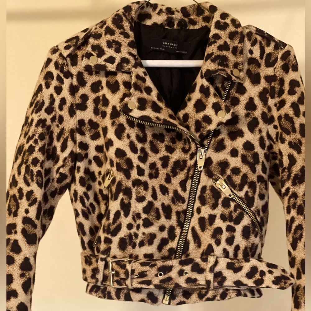 Zara Leopard Jacket! Must have! Versatile! You can wear it any way you want!